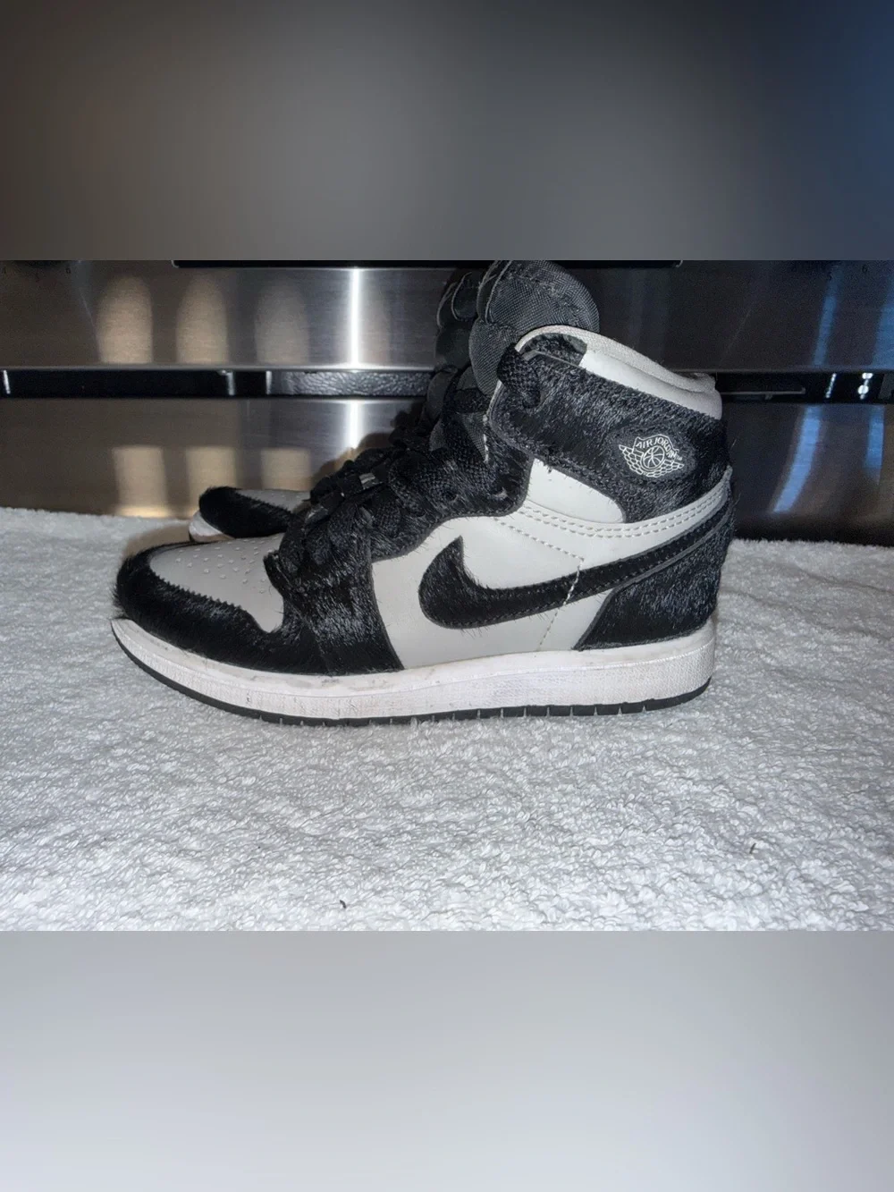 Nike Air Jordan 1 Retro High Black Medium Grey Sneakers Size 12C